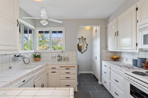 1637 Vly Vw Rd, Glendale CA  91202-1330 exterior