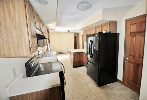 290 Hardwick Rd, Petersham MA 01366-9701 exterior