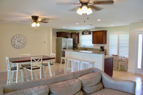 3752 2nd Ave, Cape Coral FL  33904-4807 exterior