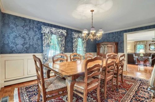 5 Carlson Ter, Fishkill NY  12524-3001 exterior