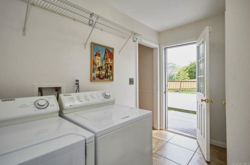 3339 Nutly Cir, Yorktown Hgts NY  10598-1206 exterior