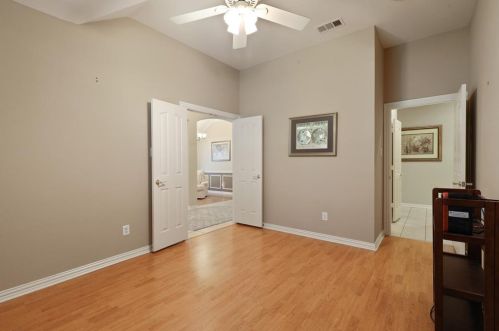 6001 Park Ln, Lewisville TX  75028-3775 exterior