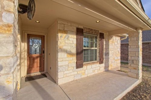 713 Hedgewood Dr, Georgetown TX  78628-2503 exterior