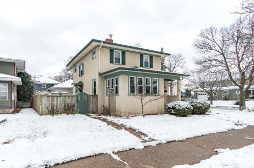 2204 Main St, La Crosse, WI 54601-3918