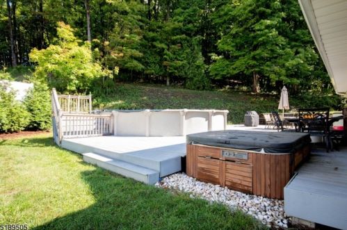 80 Clark Rd, Wantage NJ  07461-3112 exterior