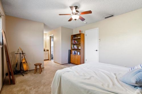 661 Hillsdale Dr, Turlock CA  95382-0515 exterior
