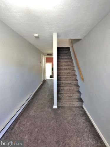 426 Maple St, Parkesburg, PA 19365-1230