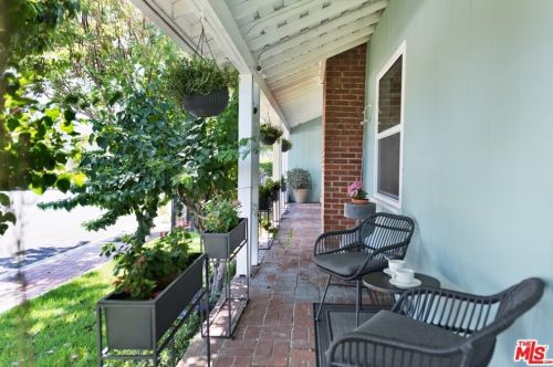 11261 Rye St, North Hollywood, CA 91602-2022
