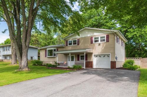 336 Lake Vue Dr, Montgomery, NY 12549-2236