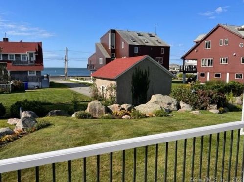 8 Cove St, Groton CT  06340-8909 exterior