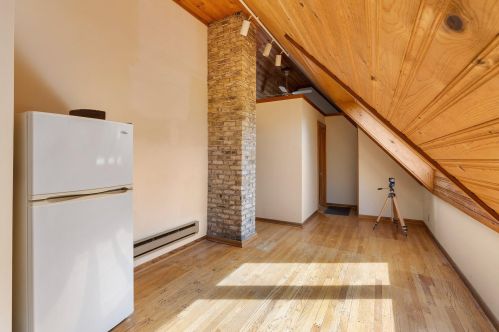 3000 Murray Ave, Milwaukee WI 53211-3205 exterior