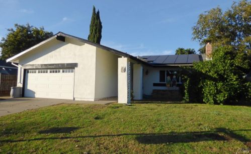 940 Woodvale Dr, Liberty Farms, CA 95620-2650
