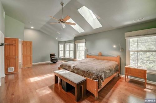 44 Hunters Run, Oakland NJ  07436-2344 exterior