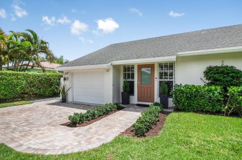 517 Aylesbury Rd, Delray Beach, FL 33444-3933