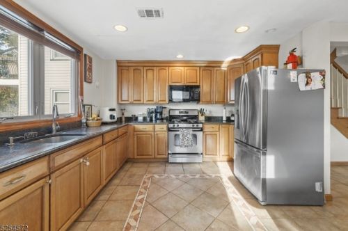 100 Broughton Ave, Bloomfield NJ 07003-4230 exterior