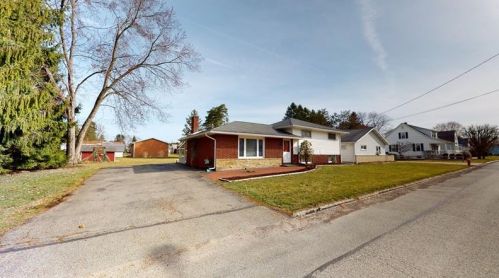 360 Garrett St, Somerset, PA 15501-2540
