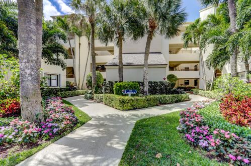 345 Oak Harbour Dr, West Palm Beach, FL 33408-2155