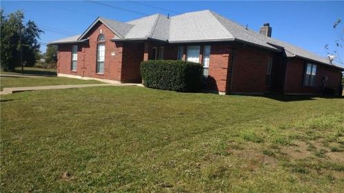 1361 Meadow Creek Dr, Lancaster, TX 75146-1325