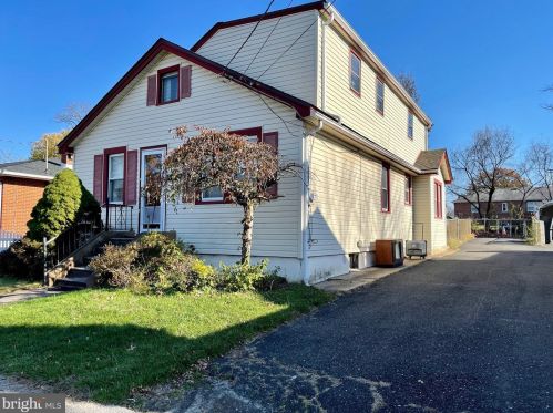 8264 Balfour Rd, Camden, NJ 08110-3302