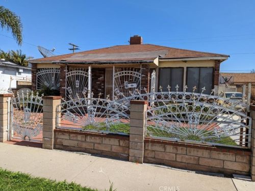 10720 Otis St, Lynwood, CA 90262-2147
