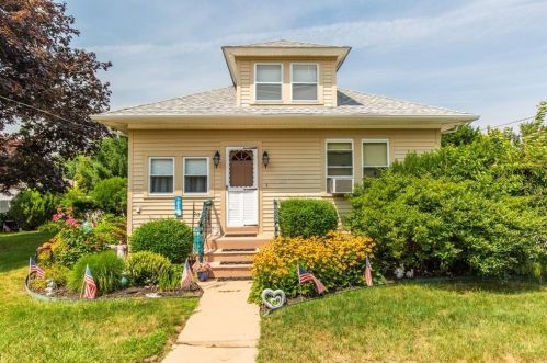 145 Central Ave, Providence, RI 02911-3539