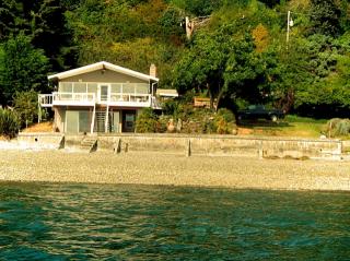 3755 Bahia Vista Dr, Bremerton, WA 98310-9706