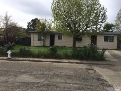 1498 Lockwood Dr, Ukiah, CA 95482-3806