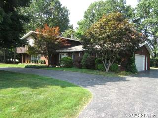 320 Avalon Dr, Rochester, NY 14618-2732