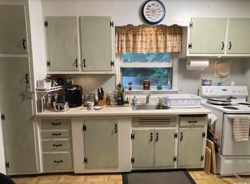 15 Richwood Pl, Huntington Station NY 11746-3228 exterior