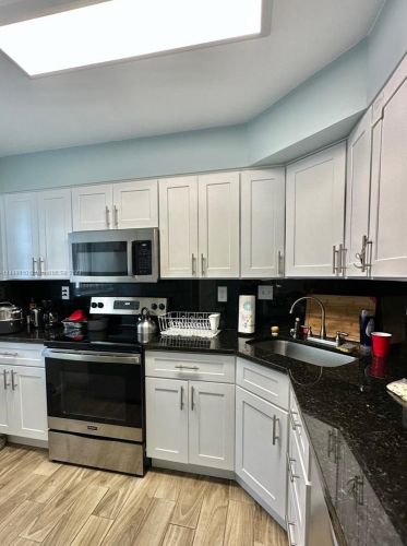 1176 Bayshore Dr, Fort Pierce, FL 34949-3049