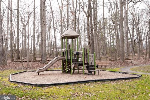 11853 Dunlop Ct, Herndon VA  20191-2709 exterior