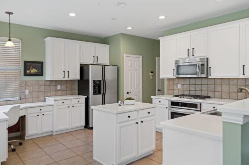 4216 Sharondale Dr, Lewisville TX  75022-0958 exterior