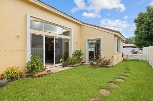 18880 29th St, Hollywood FL  33029-2411 exterior