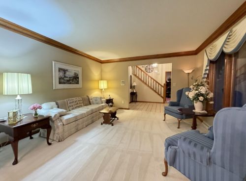 1 Cedar Pt, Newport KY  41076-1743 exterior