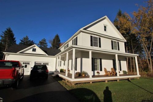 314 Miller Rd, Schenectady, NY 12148-1500