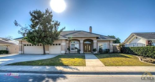 4003 Waverly Ave, Bakersfield, CA 93313-5407