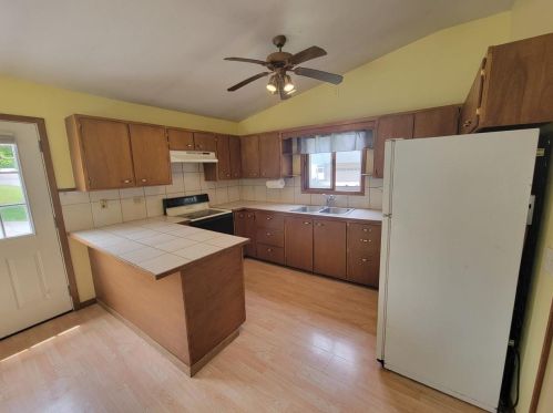 120 Manchester St, Manchester WI  53946-8559 exterior