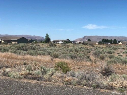 418 Airport Way, Desert Aire, WA 99349-1950