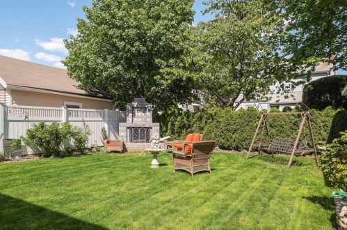 176 Davis Ave, White Plains NY  10605-3107 exterior