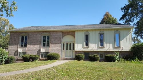 252 Mccarrell Rd, Hickory, PA 15340-1441