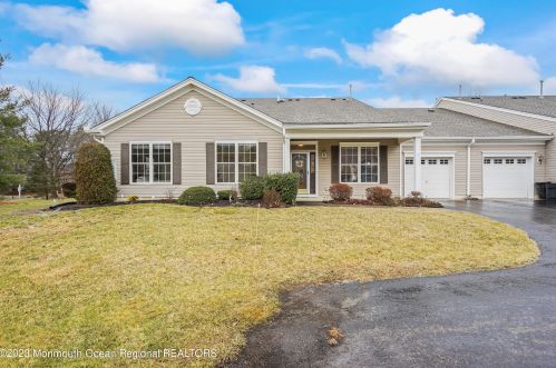 1 Greylawn Dr, Lakewood, NJ 08701-7500