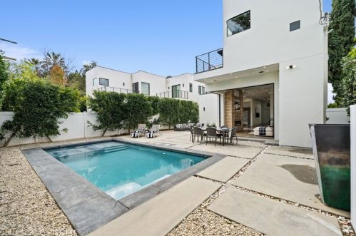 5128 Noble Ave, Van Nuys CA  91403-1376 exterior