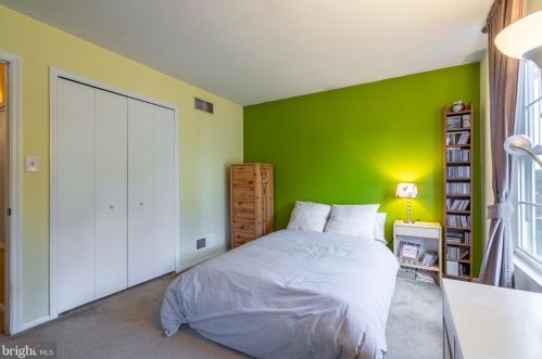 293 Stormfield Dr, Harleysville PA  19438-2330 exterior