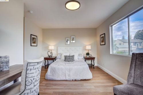 4732 Congress Ave, Oakland, CA 94601-4706