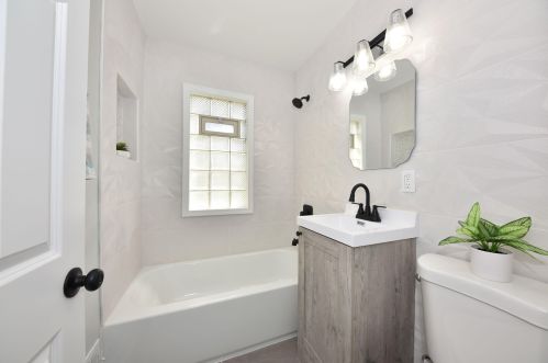 5132 57th St, Milwaukee WI  53218-4216 exterior