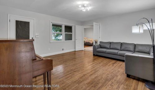 1001 Woodlane Rd, Jackson Twp NJ  08527-1555 exterior