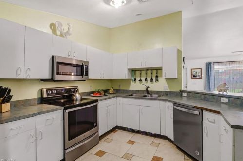 321 18th St, Naples FL  34117-9431 exterior