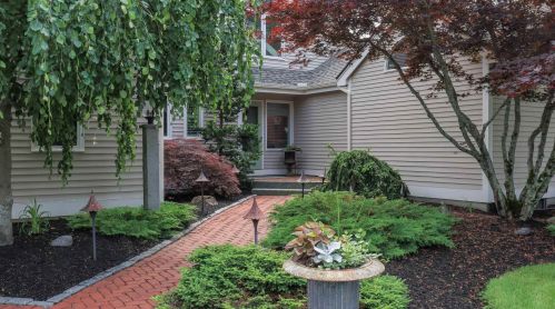 24 Eastman Ln, Hollis, NH 03049-6588