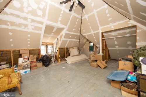 52 Chestnut Ave, Camden NJ  08109-2505 exterior