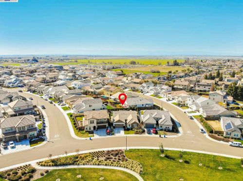 1611 Red Pheasant Ln, Manteca CA  95337 exterior